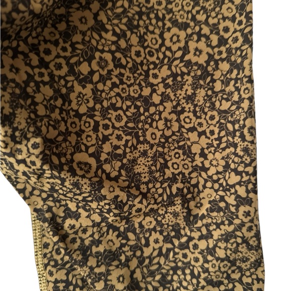 EVERLANE 25” The Perform High Rise Black Breen Floral Ankle Leggings - Picture 8 of 15